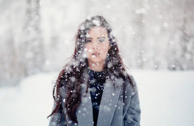 Det är vanligt med torr hud i ansiktet på vintern på grund av den kalla luften.